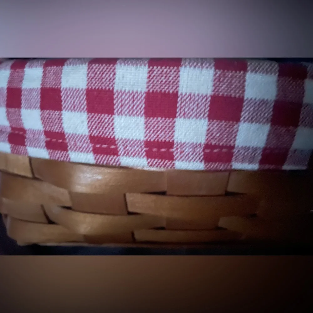 🍁🧺Heritage Mint,LTD Canada Maple basket .Liner is reversible. Smoke-free home.